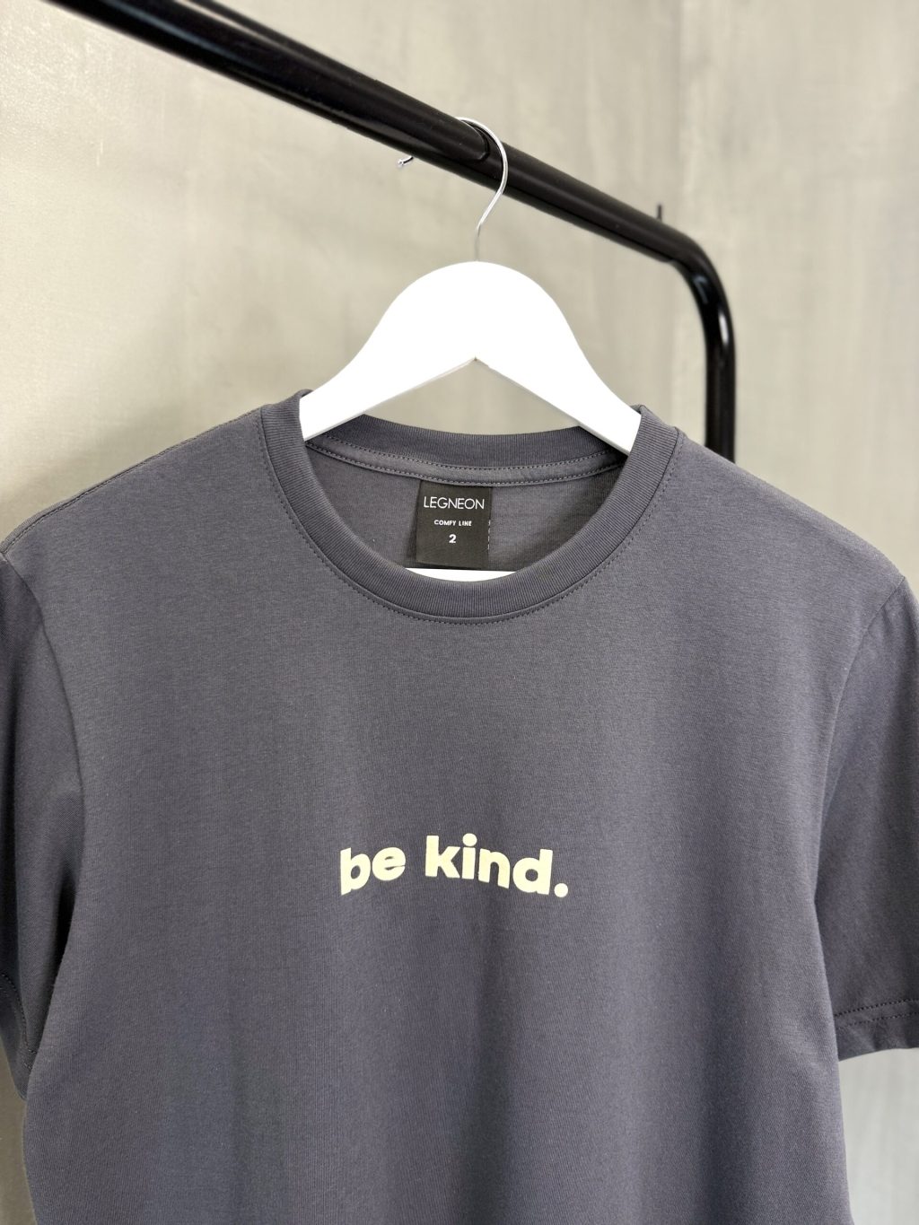 Remera MC BE KIND. - Image 7