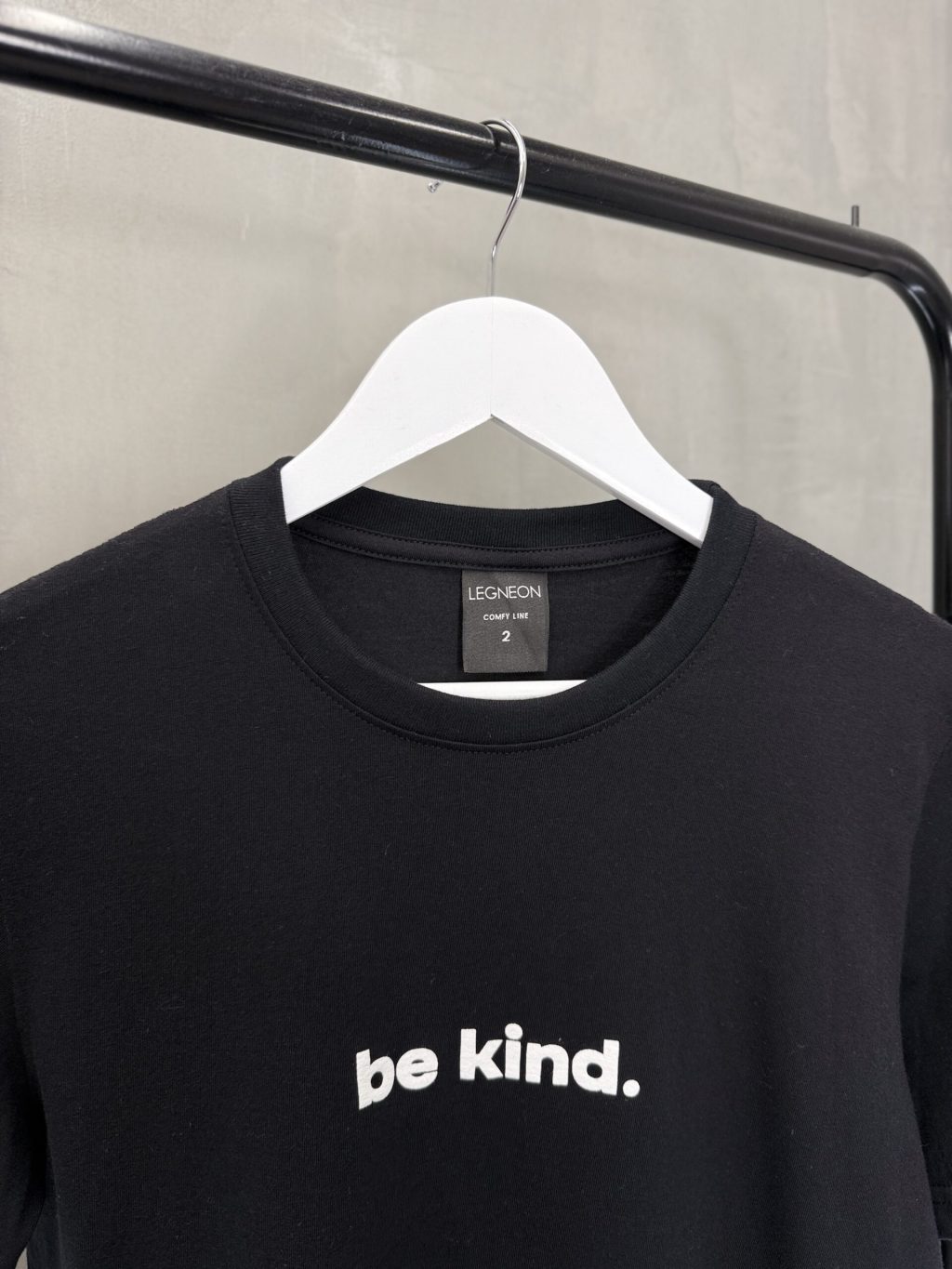 Remera MC BE KIND. - Image 6