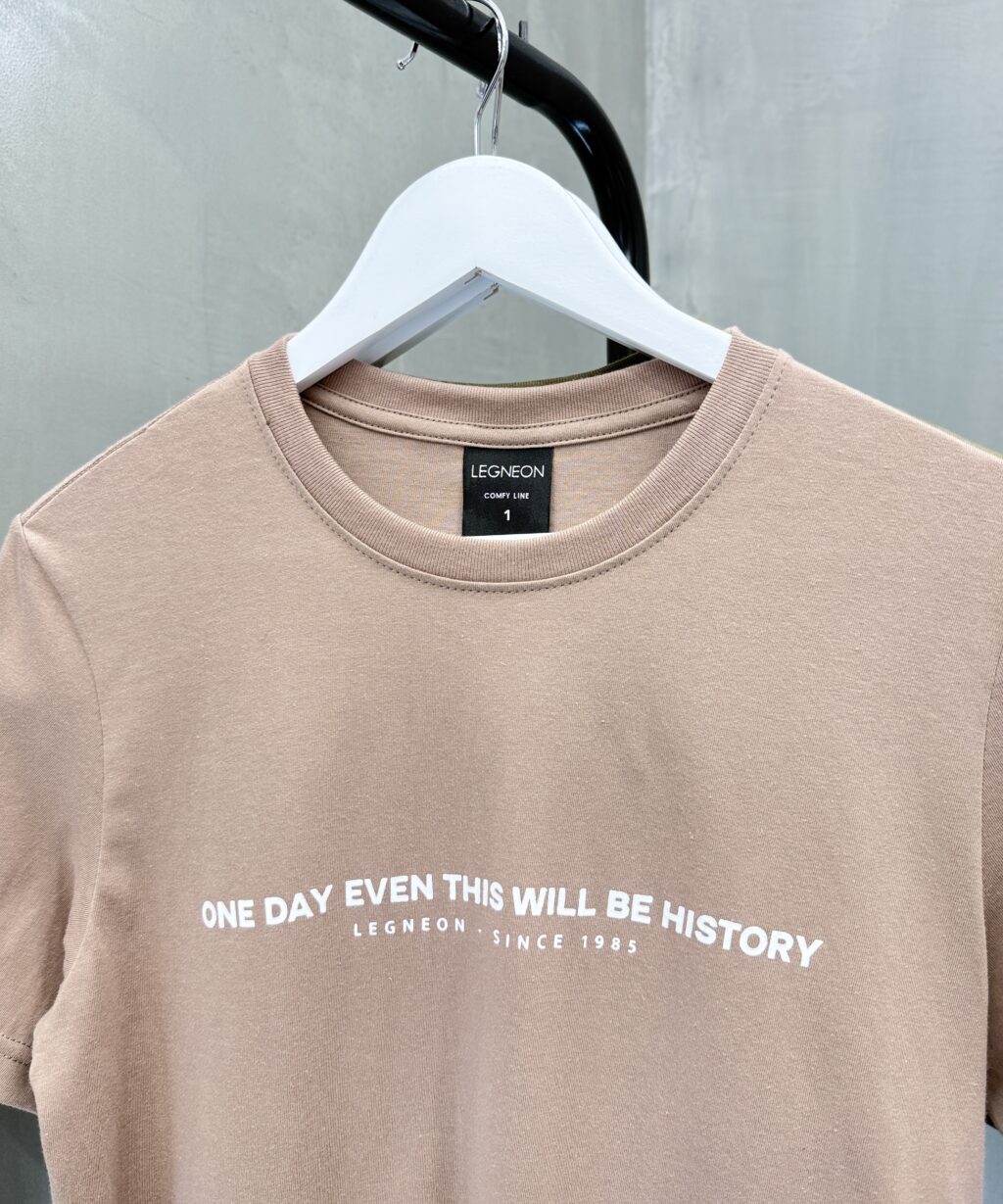 Alternative view of Remera MC ONE DAY EVEN