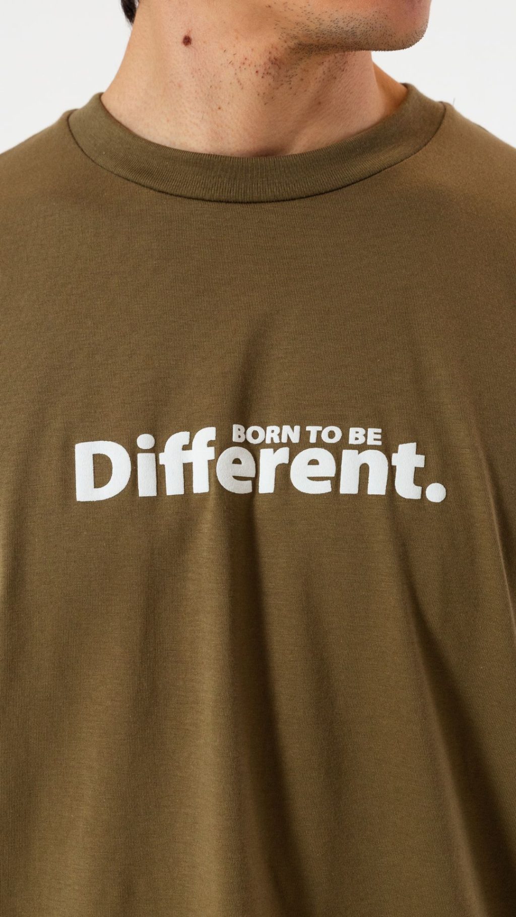 Remera Oversize BORN TO BE DIFFERENT - Image 2