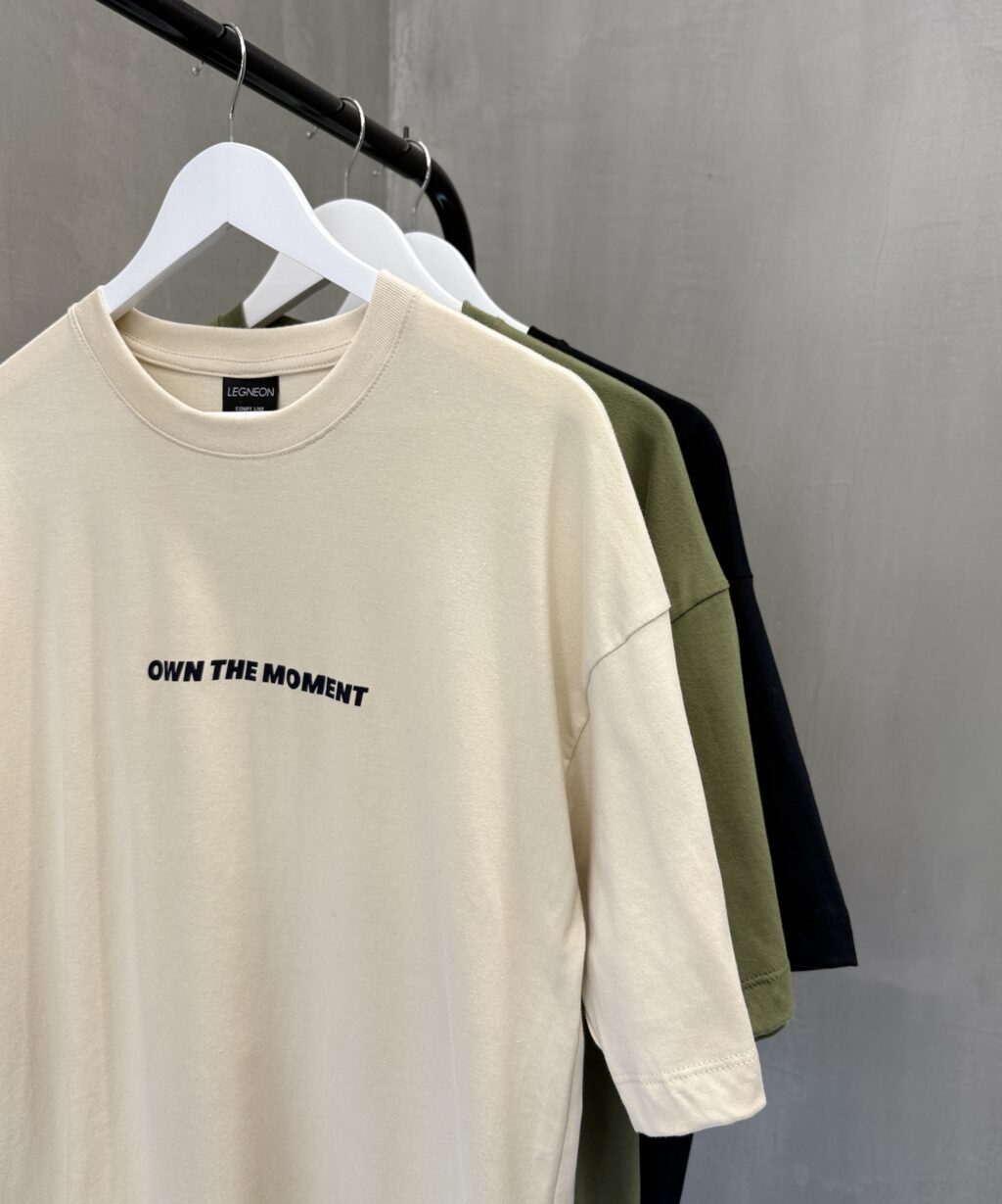 Remera Oversize OWN THE MOMENT
