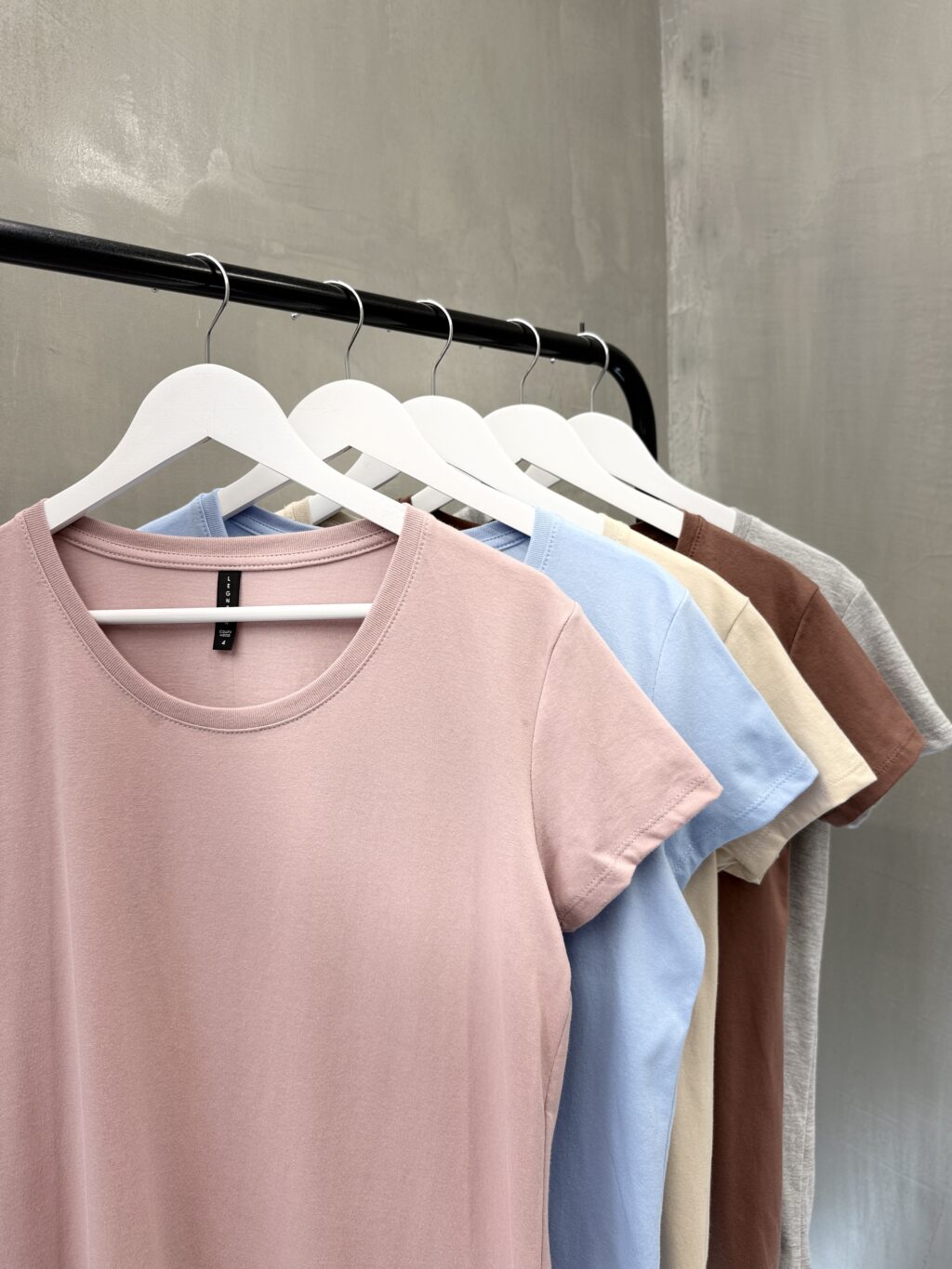 Remera Mujer BASIC M/C C/RED lisa - Image 5