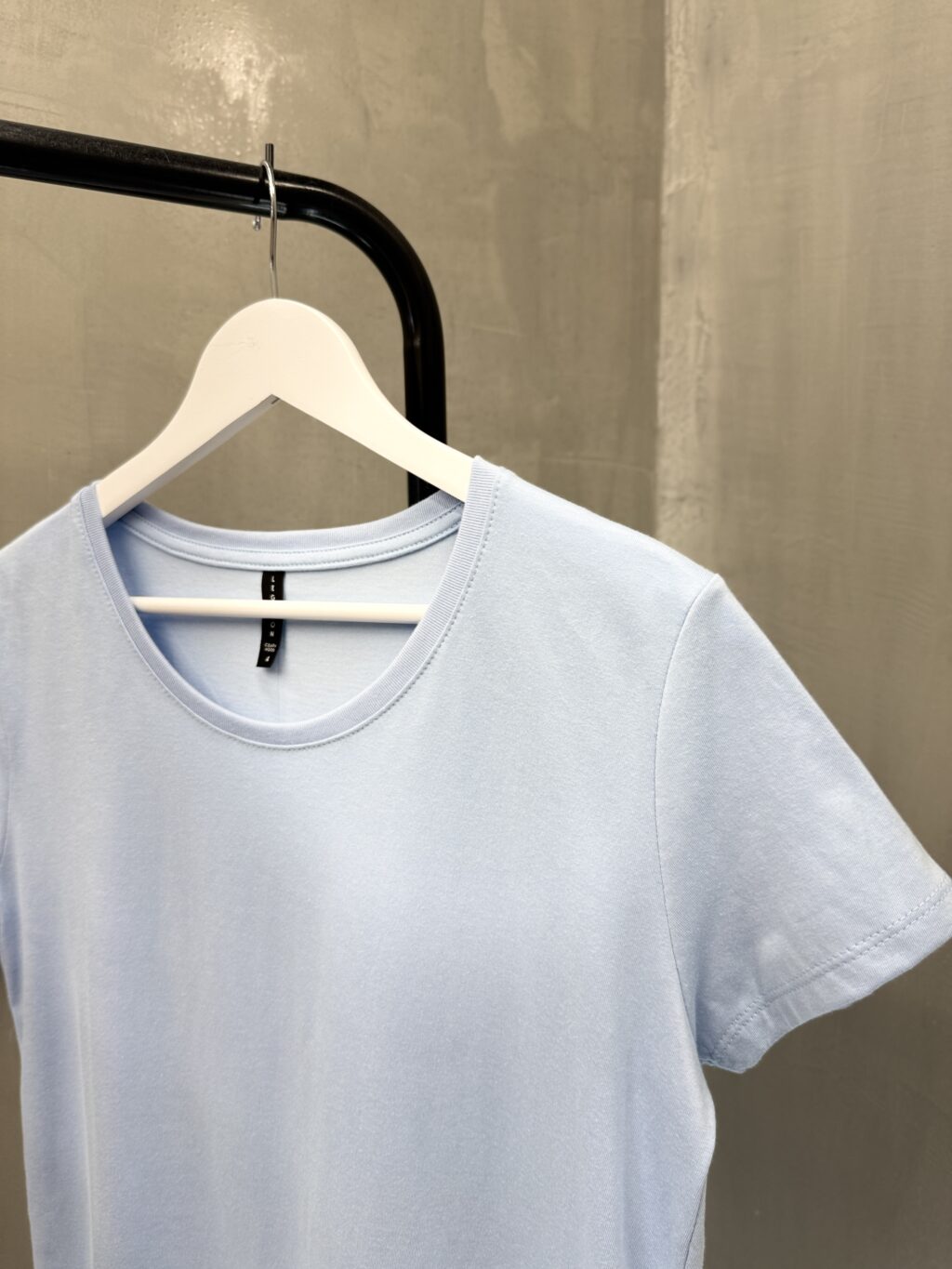 Remera Mujer BASIC M/C C/RED lisa - Image 7