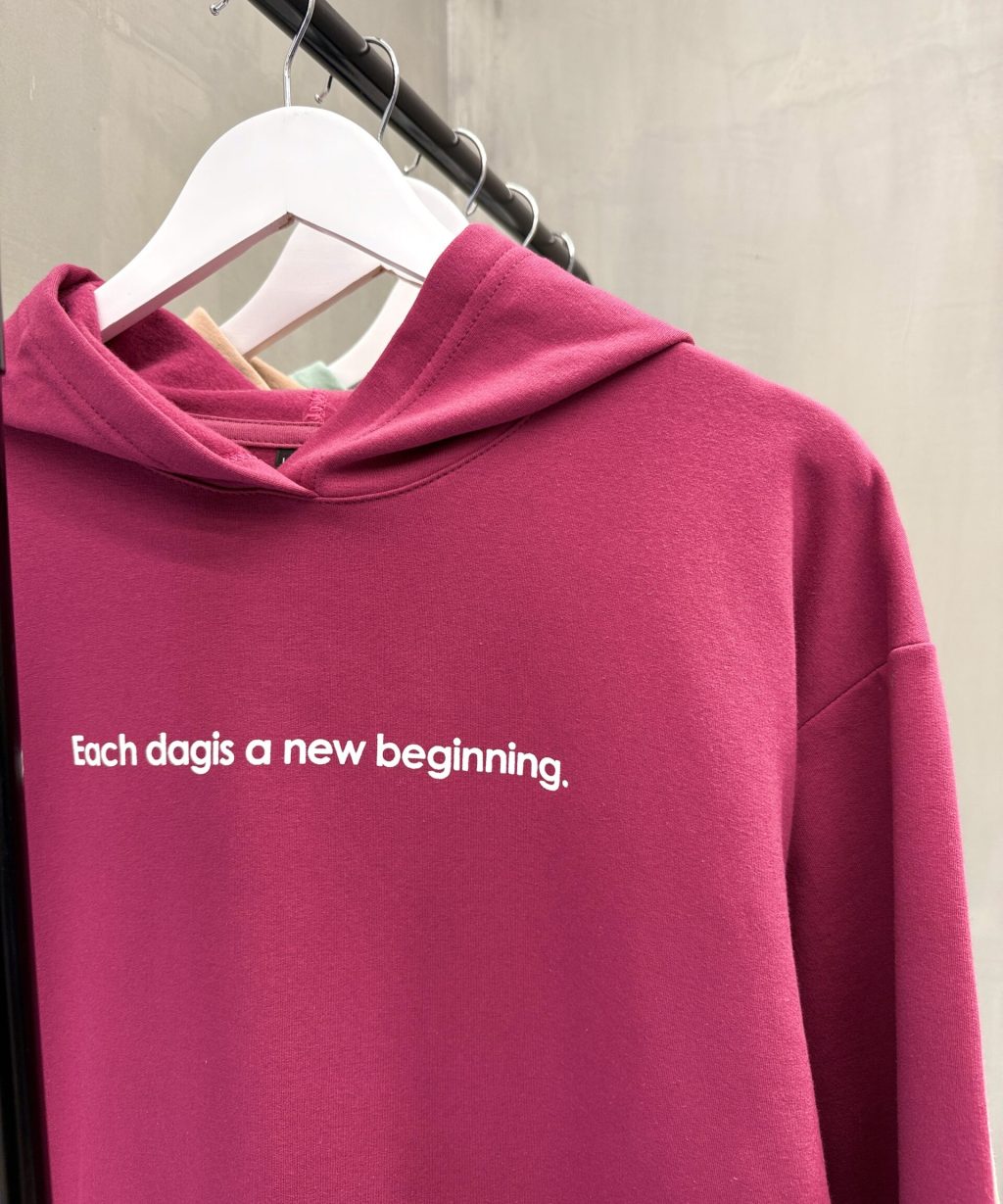 Buzo uni EACH DAGIS A NEW BEGINNING