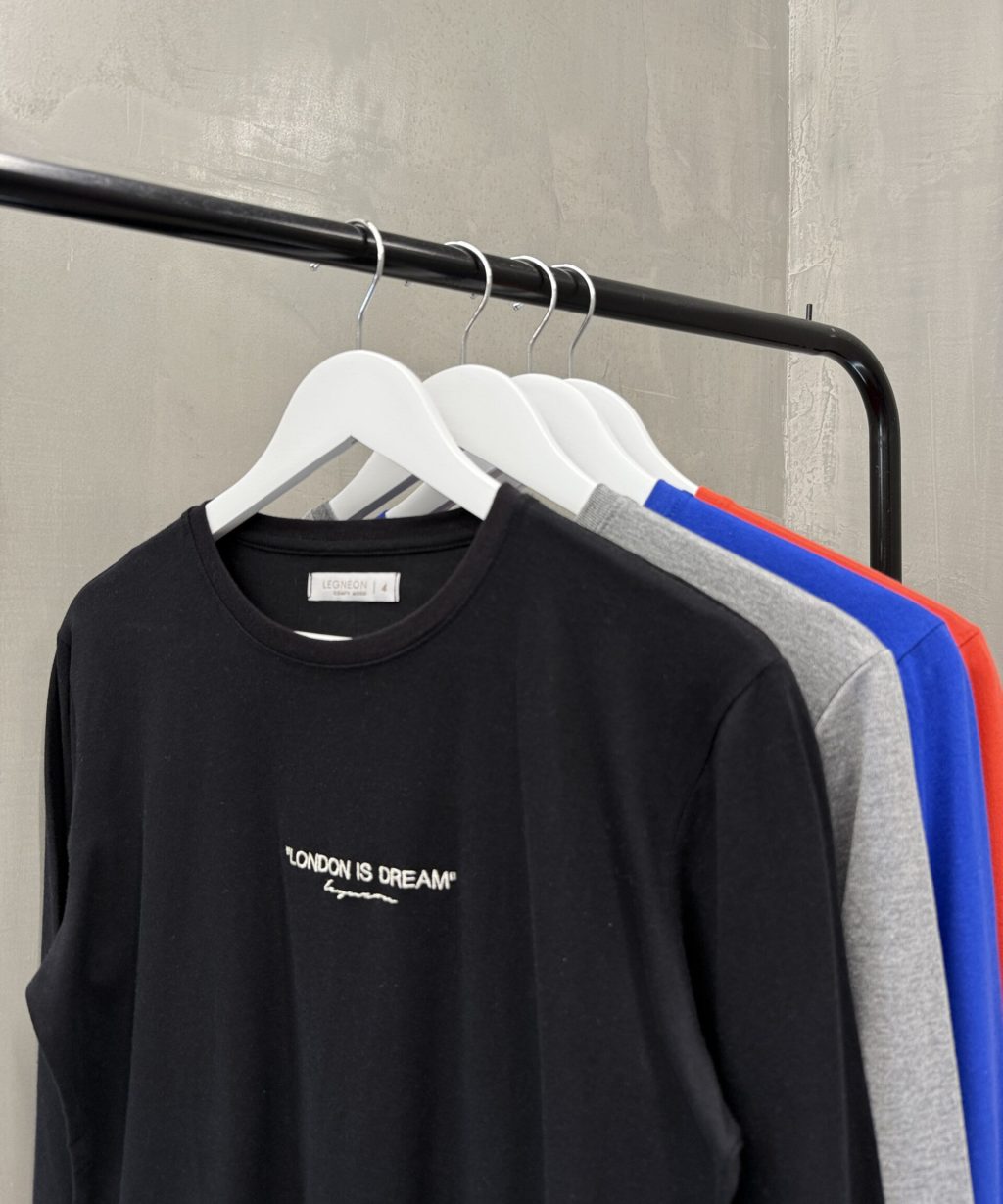 Alternative view of Remera Petra LONDON bordada