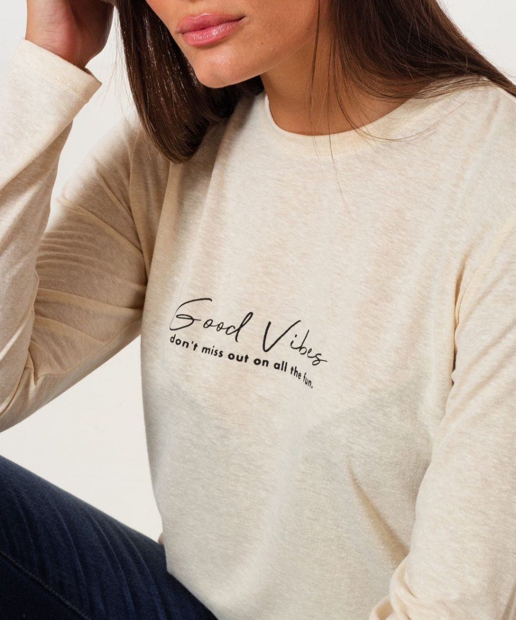 Remera Petra ML Good Vibes