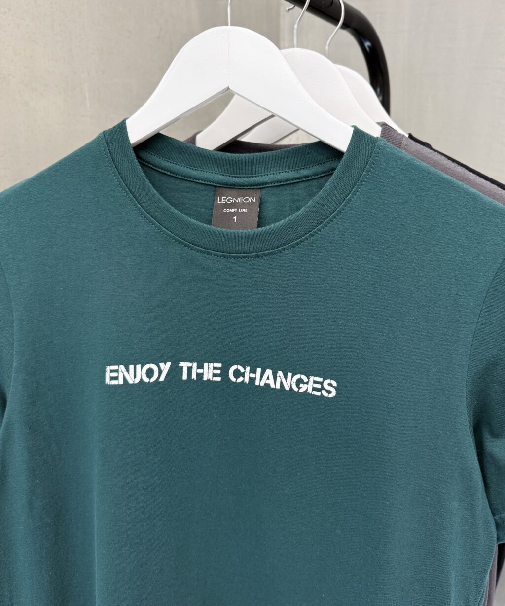 Alternative view of Remera MC ENJOY THE CHANGES