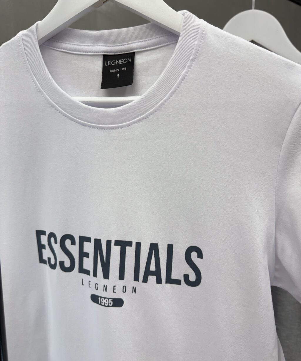 Alternative view of Remera MC ESSENTIALS