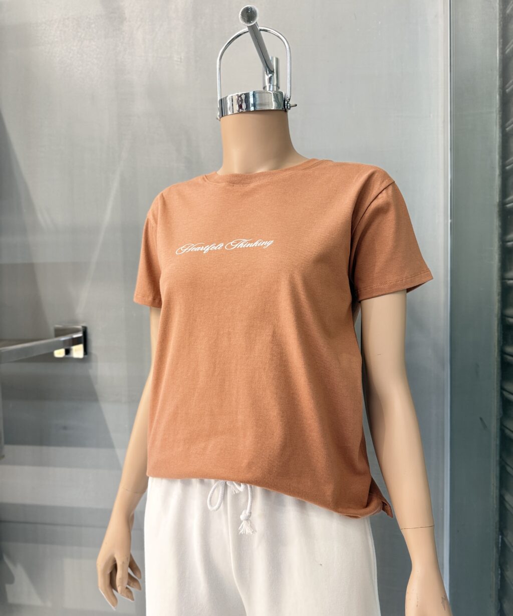 Remera Ambar HEARTFELT THINKING