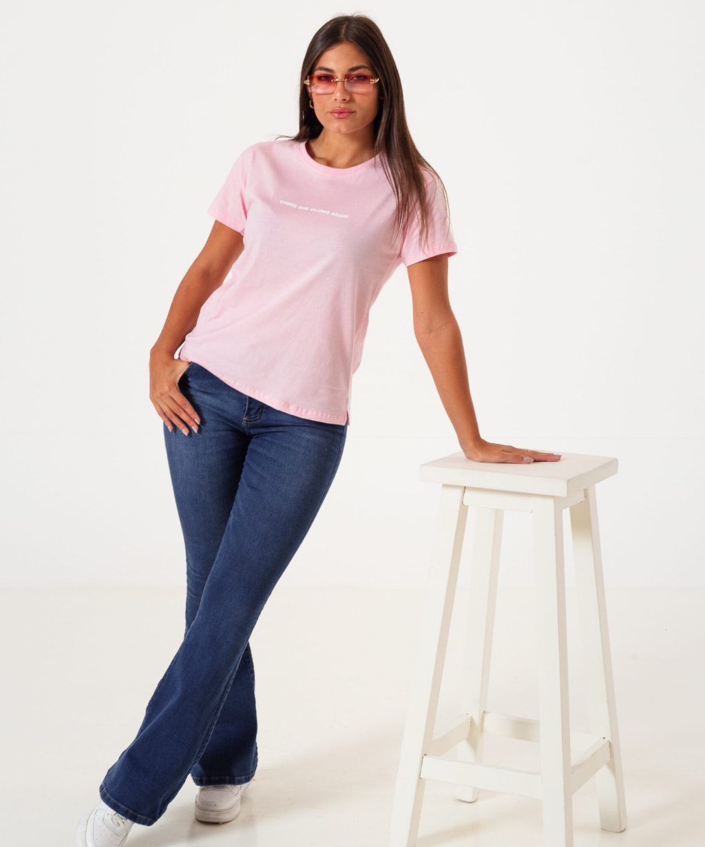Alternative view of Remera MC Ambar THERE SHE GLOWS