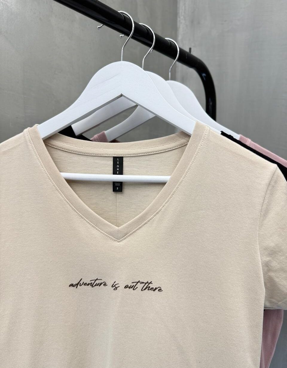 Alternative view of Remera Hawai ADVENTURE IS OUT THERE