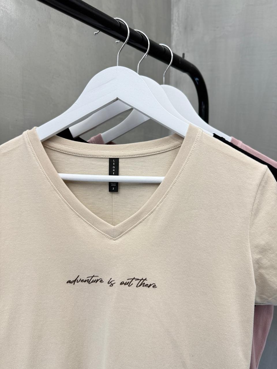 Remera Hawai ADVENTURE IS OUT THERE - Image 2