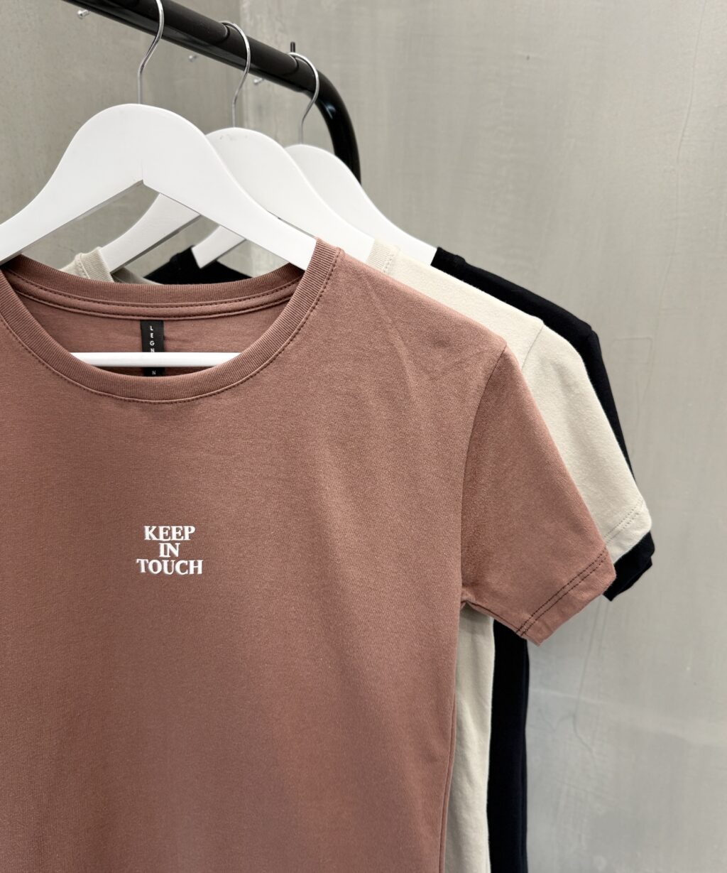 Remera Ambar KEEP IN TOUCH