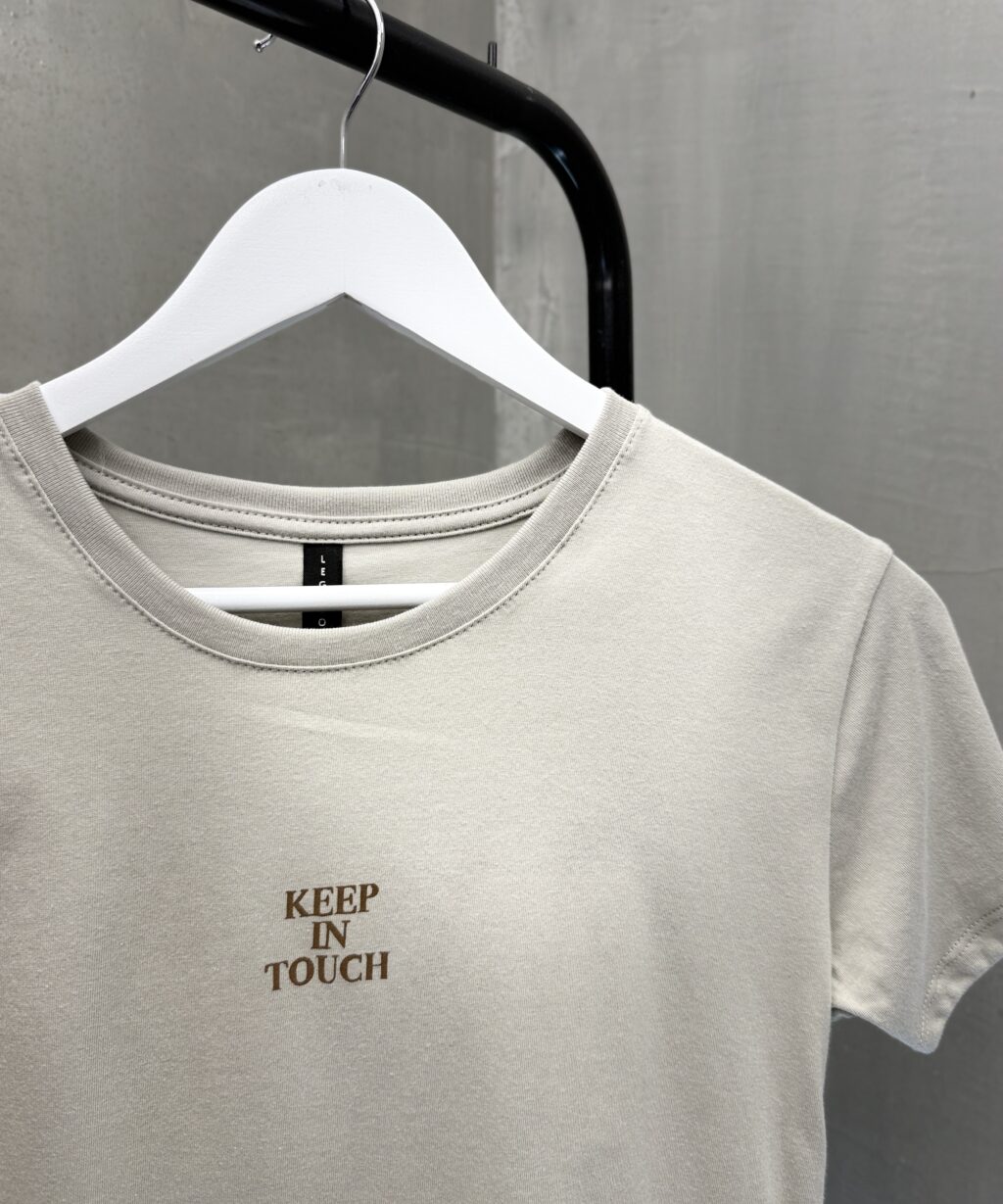 Alternative view of Remera Ambar KEEP IN TOUCH