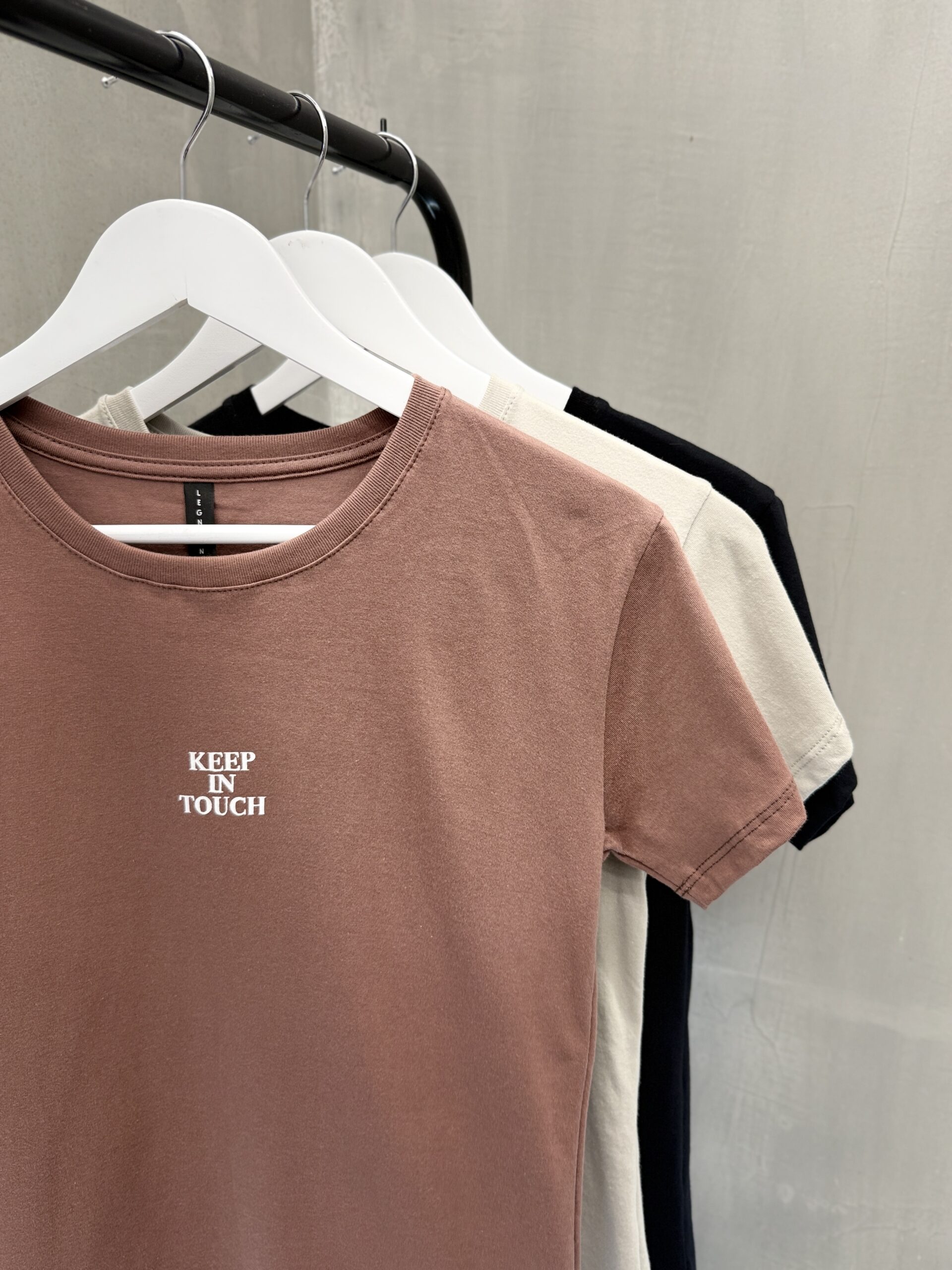 Remera Ambar KEEP IN TOUCH