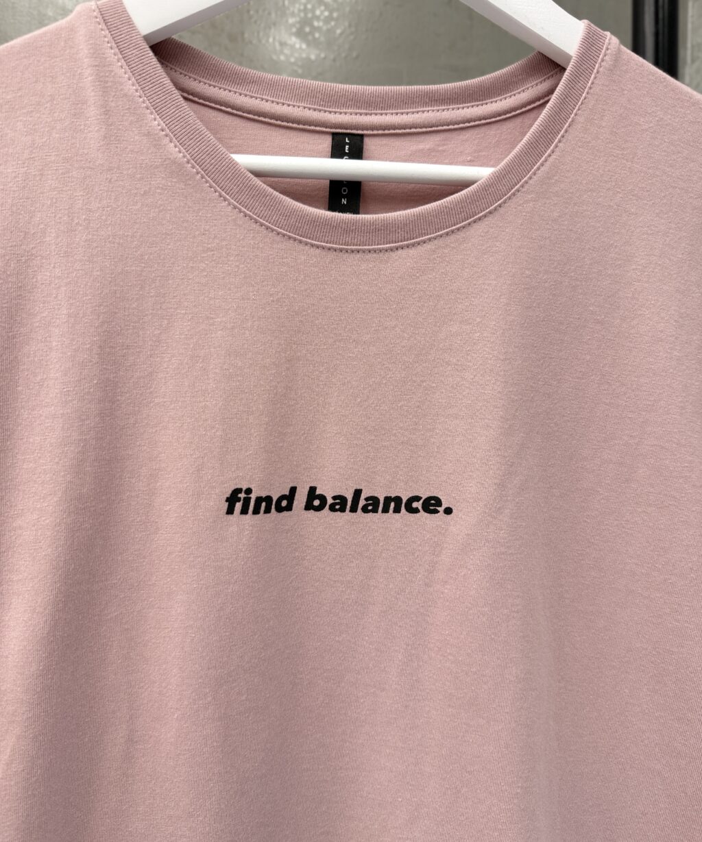 Alternative view of Remera Ambar FIND BALANCE.