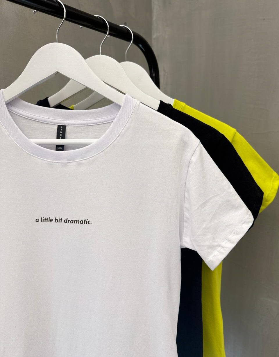 Remera Ambar A LITTLE BIT DRAMATIC