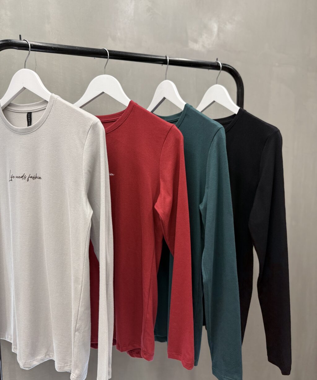 Remera ML LIFE NEEDS FASHION