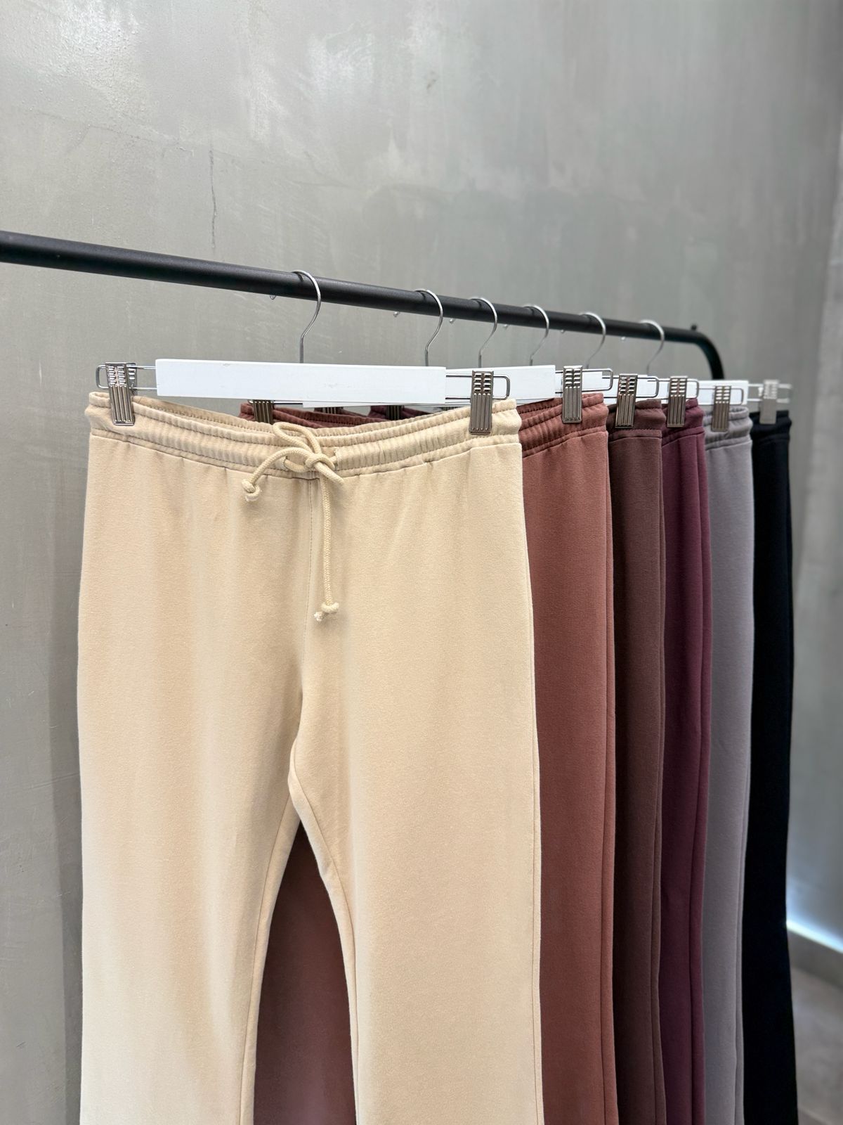 Pantalon Velvet Oxford - Imagen 3