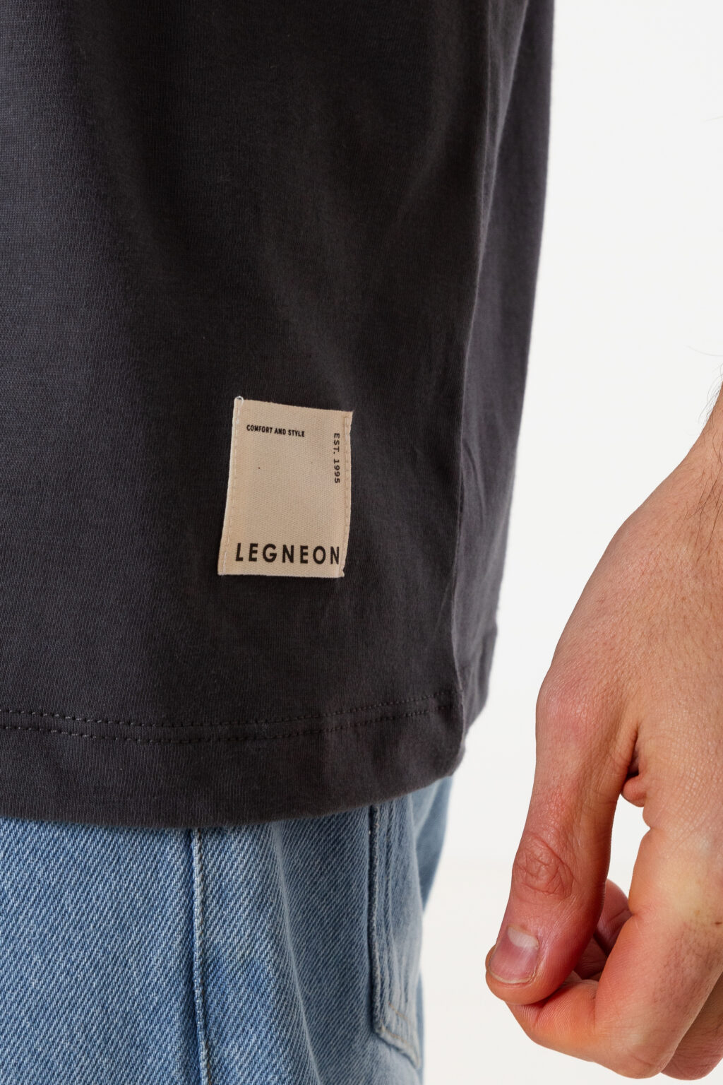 Remera Oversize BORN TO BE DIFFERENT - Image 9